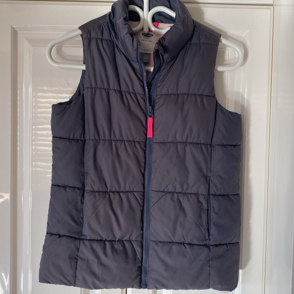 Joe Fresh Girl’s Grey and Pink Spring and Fall Puffer Vest size L (10-12) - Picture 2 of 10